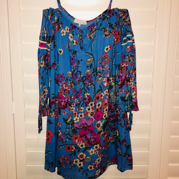 Wayf Cold Shoulder Dress - Picture 5 of 6